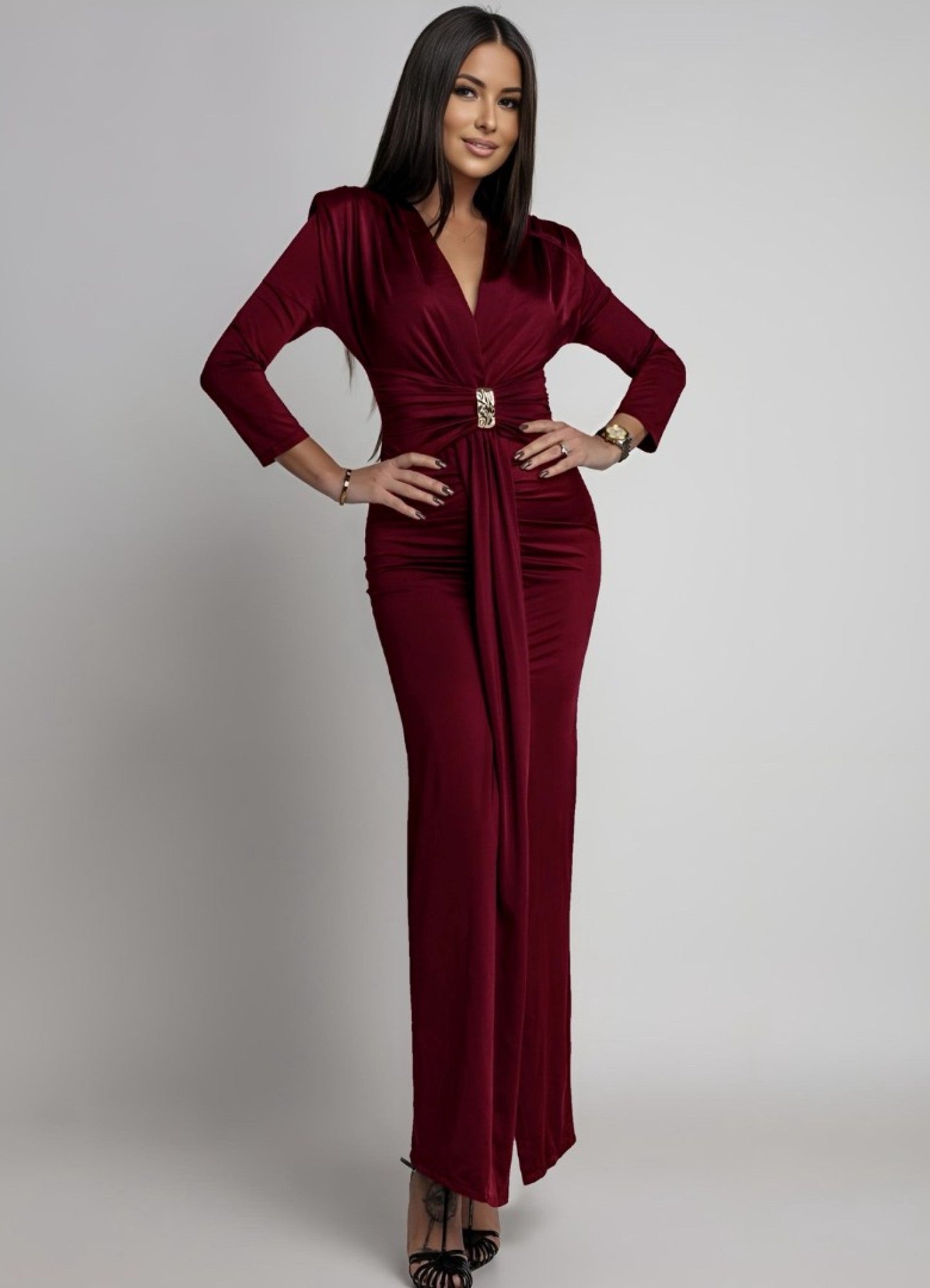 Φόρεμα maxi με αγκράφα μπορντό