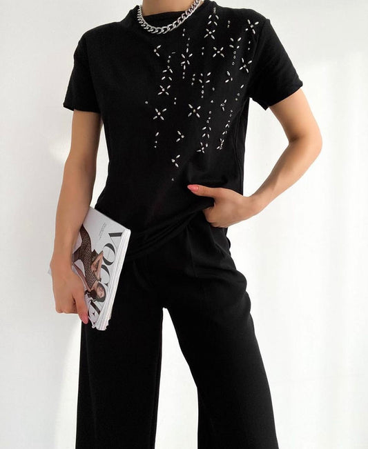 Kοντομάνικη μπλούζα με στρας μαύρη