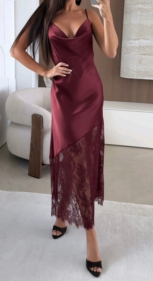 Φόρεμα σατέν με δαντέλα μπορντό